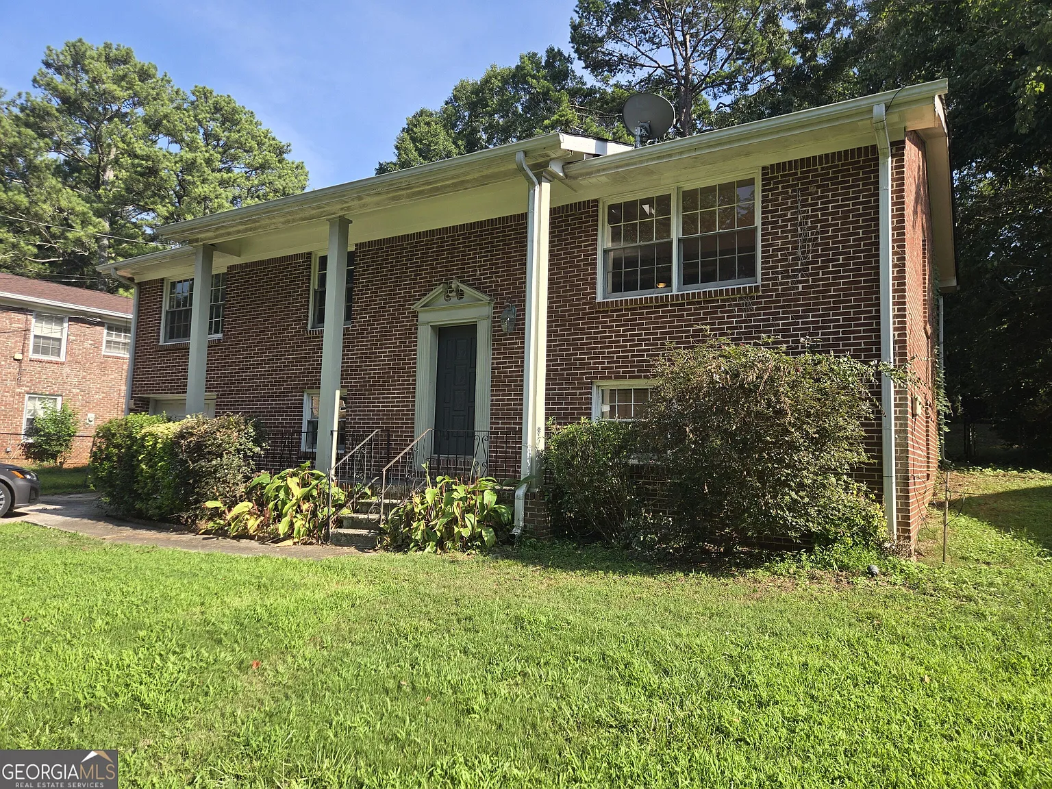 5 bed, 2.0 bath, 2173 sqft, $2,000 — Photo 1