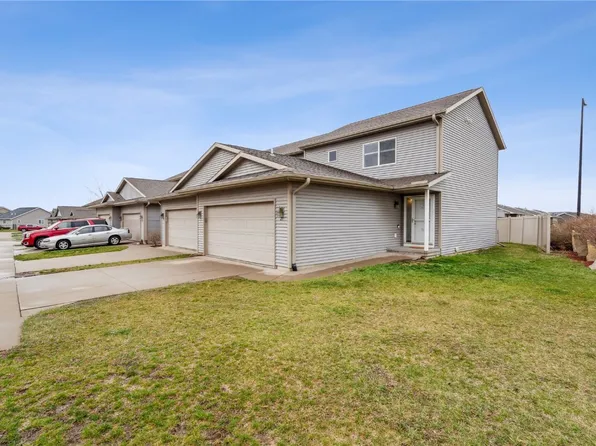 21 Woodstone Ln SW, Cedar Rapids, IA 52404