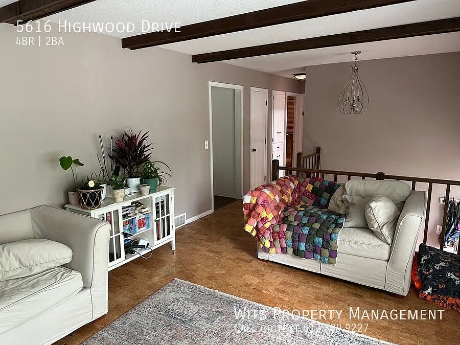 Prime Edina Living! Spacious 4 Bedroom — Photo 3