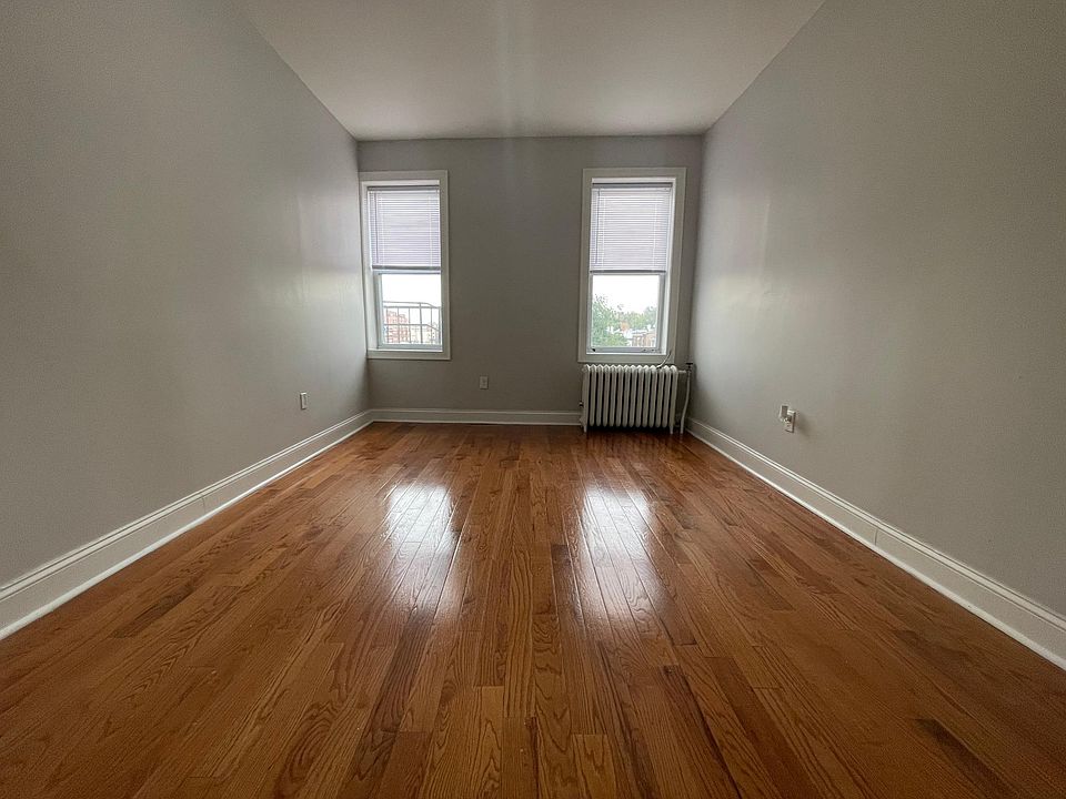 2nd image of 67 Stuyvesant Ave #42B