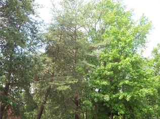 13705 N Enon Church Rd, Chester, VA 23836