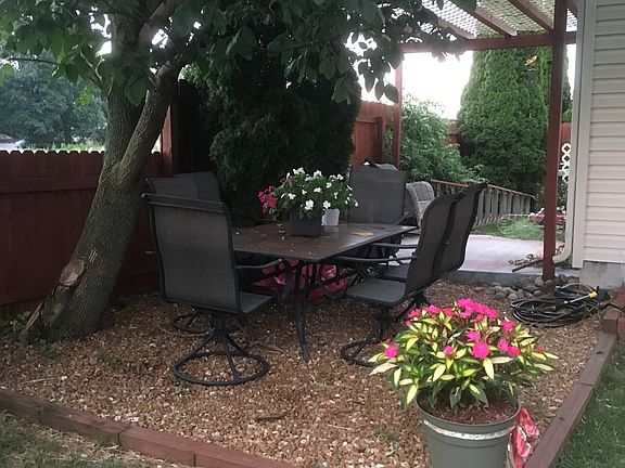 Outside Gravel Eating Area