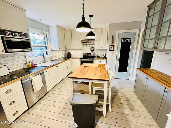 4th image of 4104 E Lang St