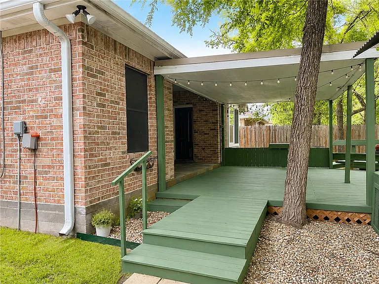 2364 Kendal Green Cir — Photo 16