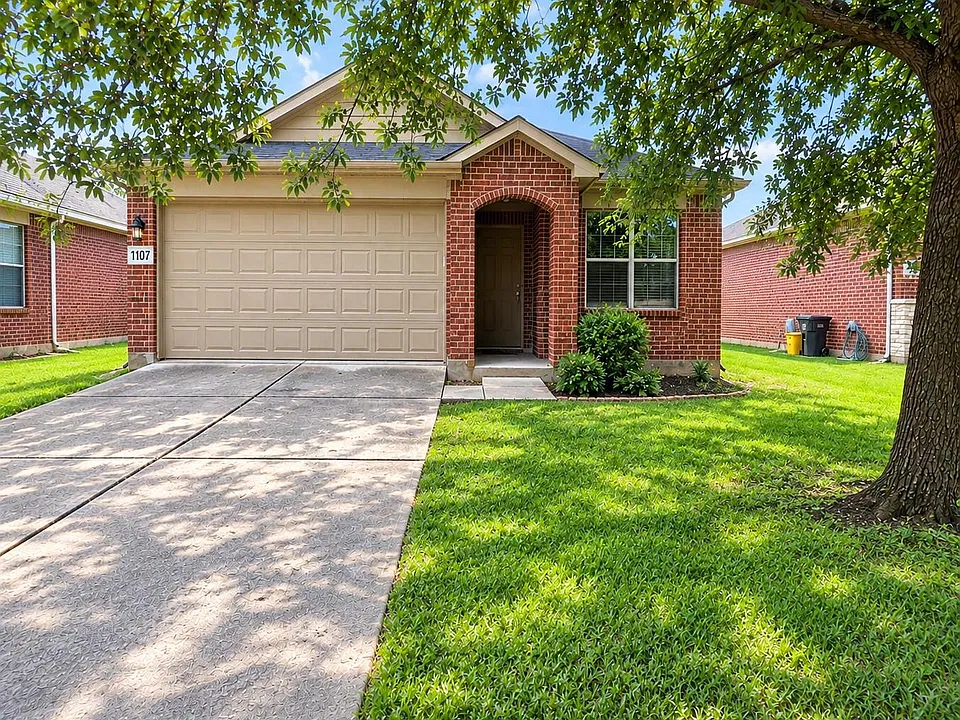 1107 Honeysuckle Vine Dr
