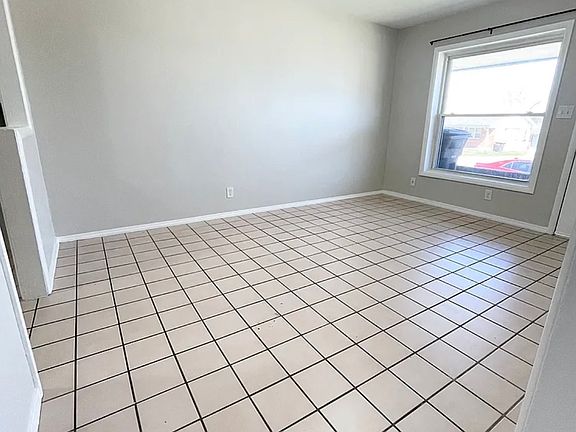 2nd image of 315 SE Avondale Ave