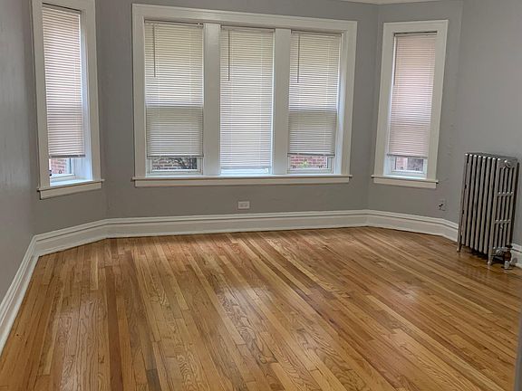 5th image of 2645 N Laramie Ave #2