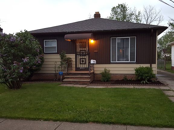 4th image of 13200 Carrington Ave