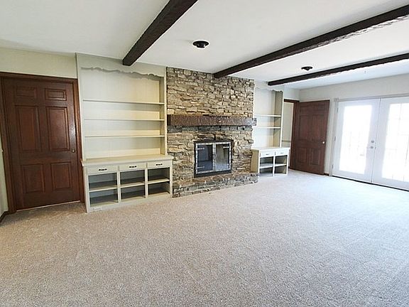 4th image of 1199 Forest Hill Dr