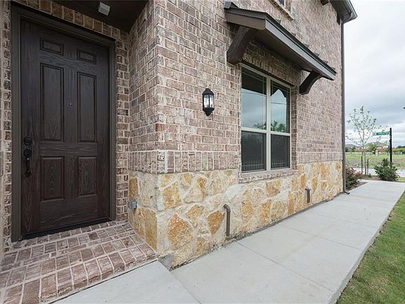 4th image of 730 Steppe Dr