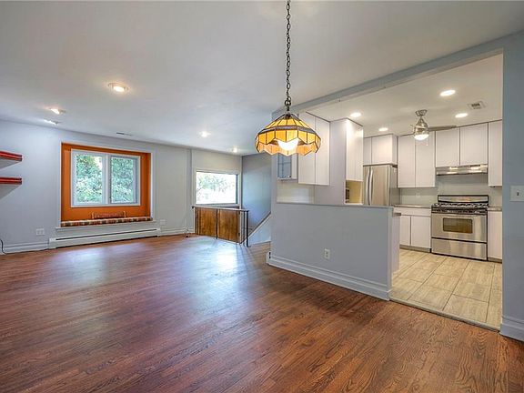 4th image of 10622 W 90th St