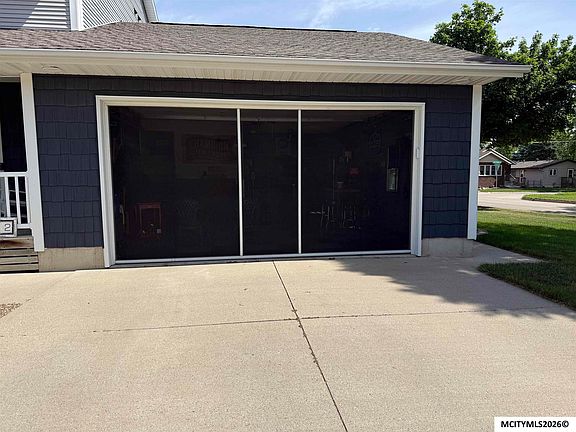 2nd image of 752 S Monroe Ct