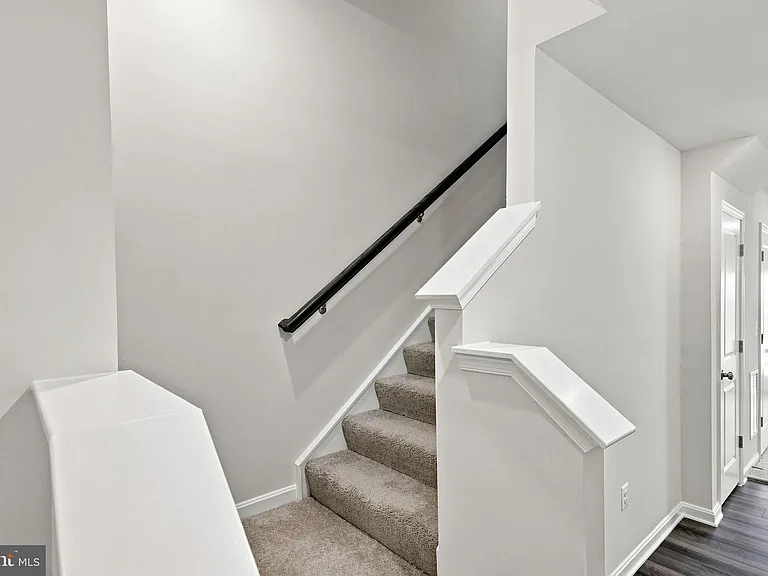 417 Seeback Dr — Photo 19
