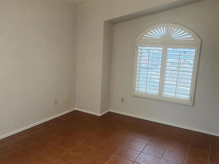 71 E Windhill Dr — Photo 12