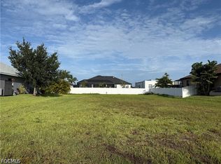 118 SW 37th Ave, Cape Coral, FL 33991
