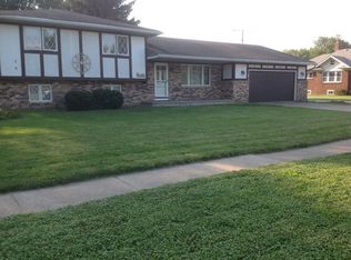 3421 Archer Dr, East Moline, IL 61244