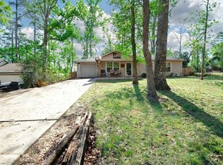 10820 Royal Magnolia Dr, Conroe, TX 77303