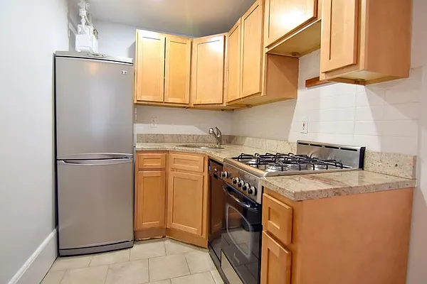Rented by Buchbinder & Warren | media 10