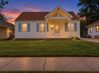 810 W Vine St, Champaign, IL 61820