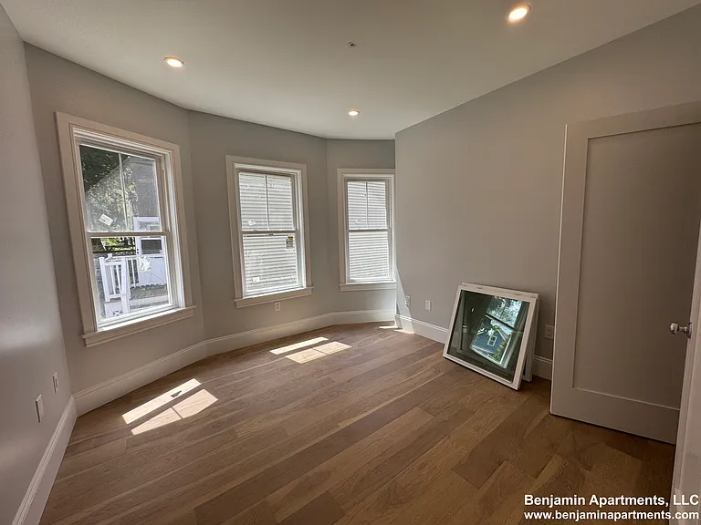 51 Fairbanks St #10 — Photo 20