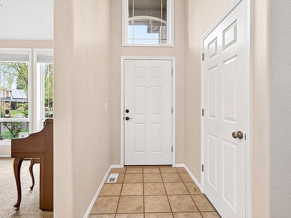 5th image of 3039 NE 1st Ct
