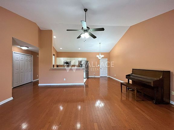 3rd image of 8847 Carriage House Way