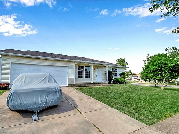 3rd image of 58 Red Oak Dr