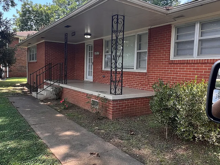 2507 Andrew Jackson Way NE — Photo 1