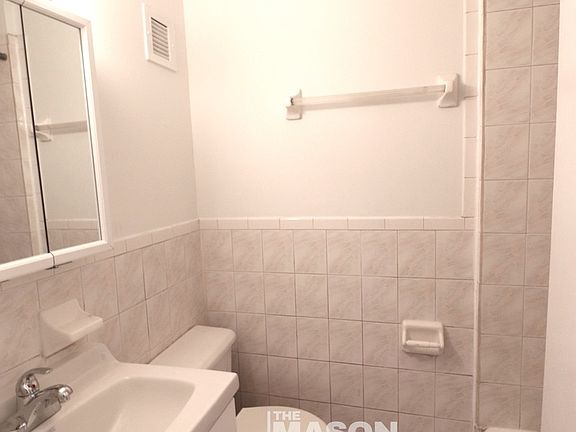5th image of 514 W 48th St #4L