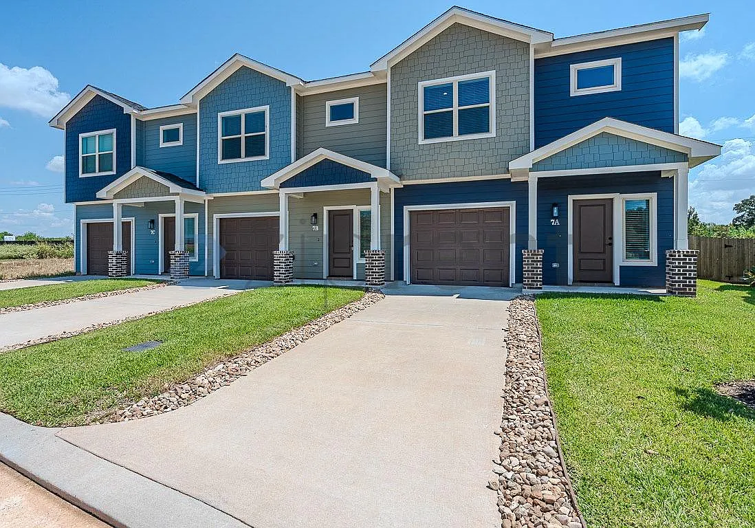 3 bed, 2.5 bath, 1366 sqft, $1,950 — Photo 1