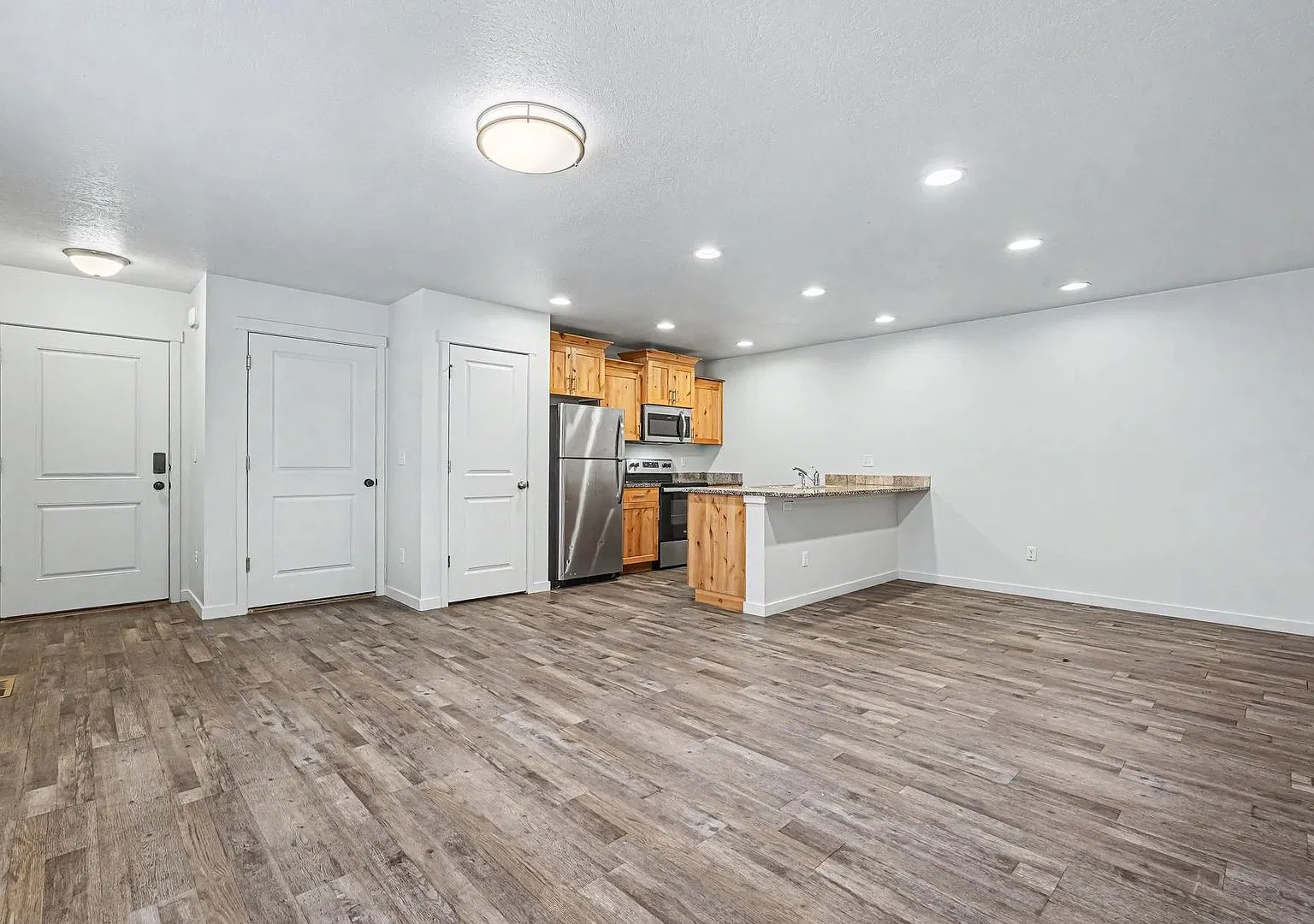 3 Bedroom, 2 Bath Home w/2 Car Garage in Desirable Nampa Location! — Photo 4