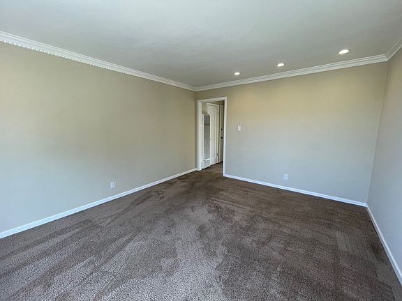 5th image of 250 Castro St APT 9