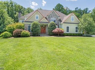 12 Cowie Rd, Chester, NJ 07930