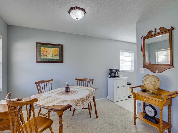 5th image of 10 Vista Palm Ln