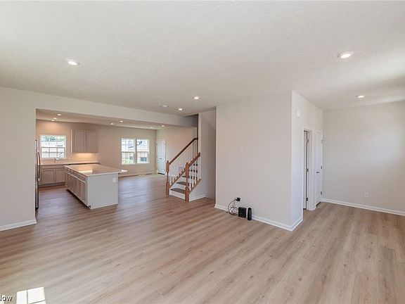 5th image of 4014 N Steels Cir