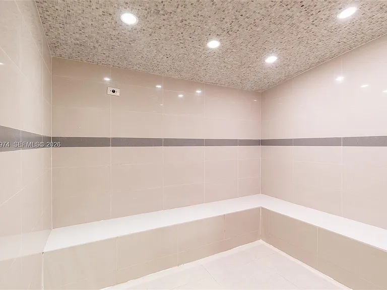 1111 SW 1st Ave #2423 — Photo 33