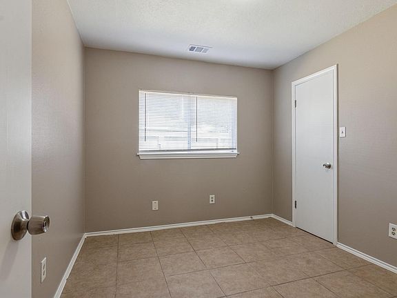 5th image of 29114 Loddington St