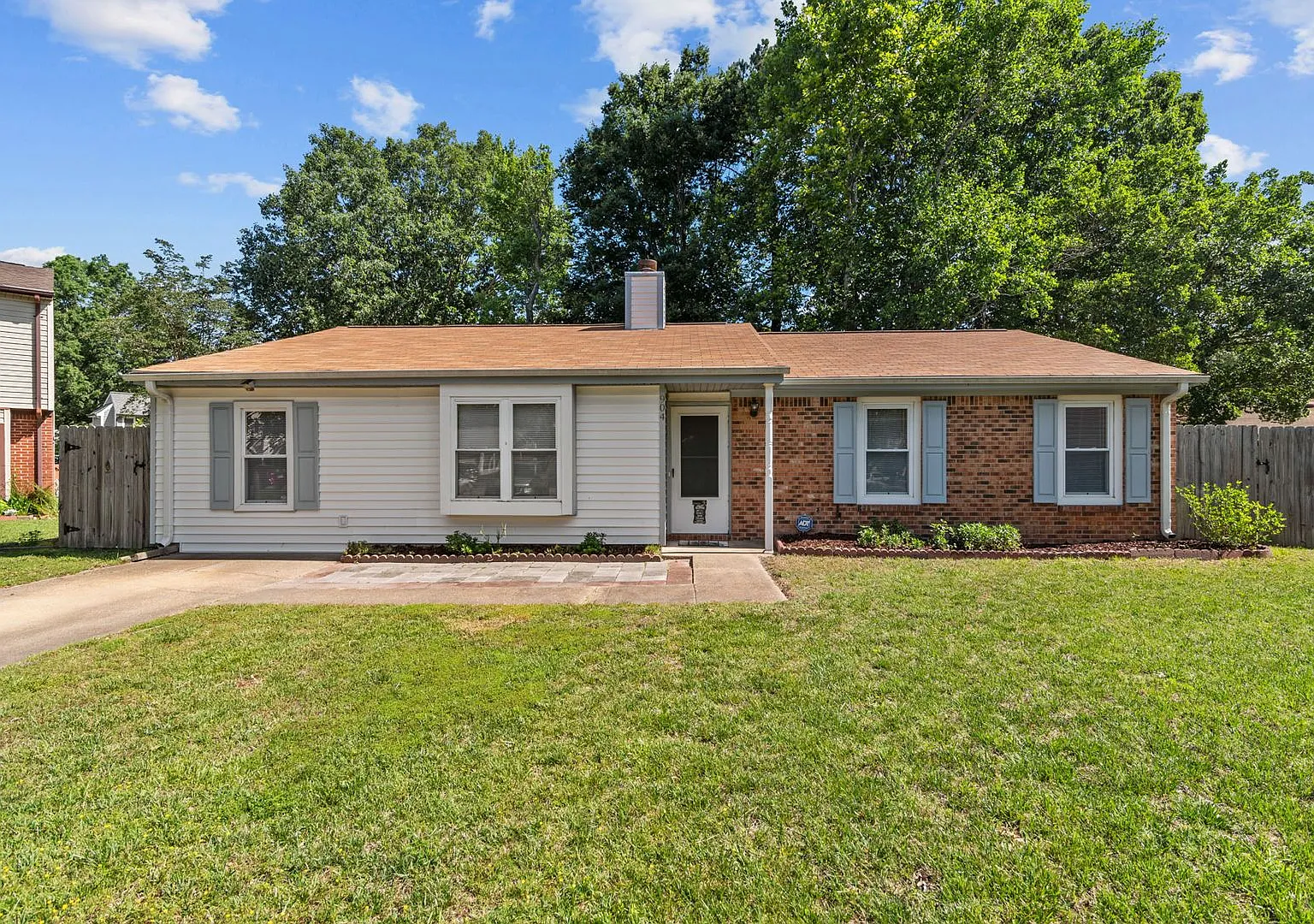Charming 3-Bedroom Ranch in Quiet Chesapeake Cul-de-Sac — Photo 2