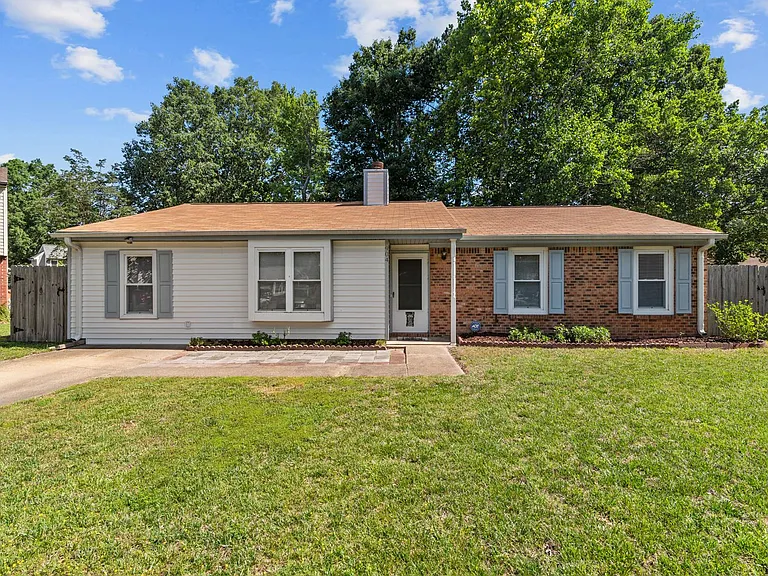 904 Scarlet Oak Ct N — Photo 2