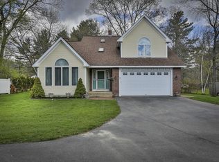 93 Beach Rd, Salisbury, MA 01952