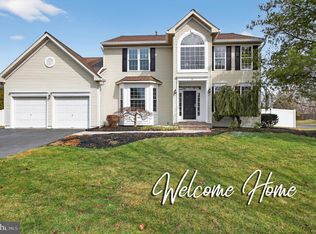 2 Berwick Cir, East Windsor, NJ 08520