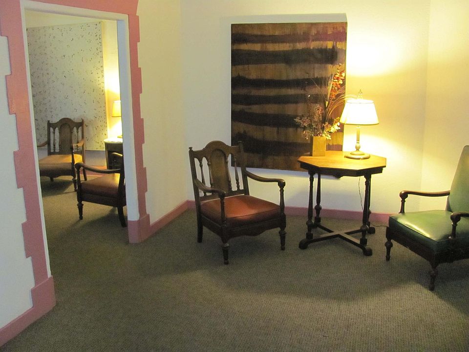 2nd image of 7000 Lincoln Dr APT F3