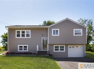 439 Rivercrest Dr, Piscataway, NJ