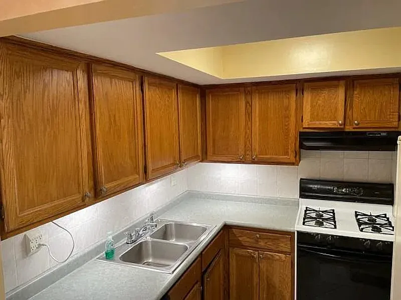 2 bed, 1.0 bath, 1006 sqft, $1,790 — Photo 3