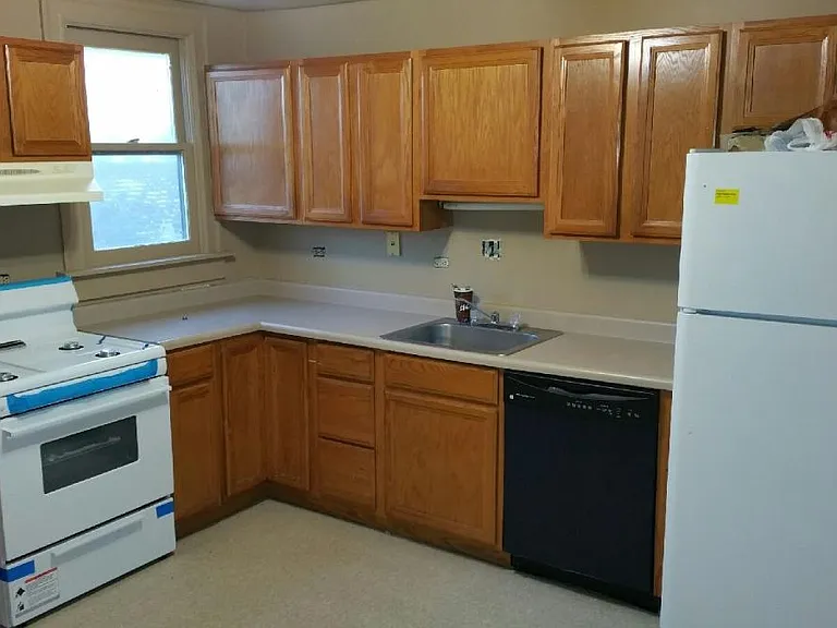 5515 Black St #3 — Photo 6