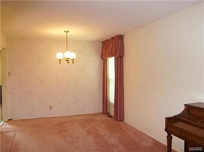 3rd image of 503 Coach Light Ln