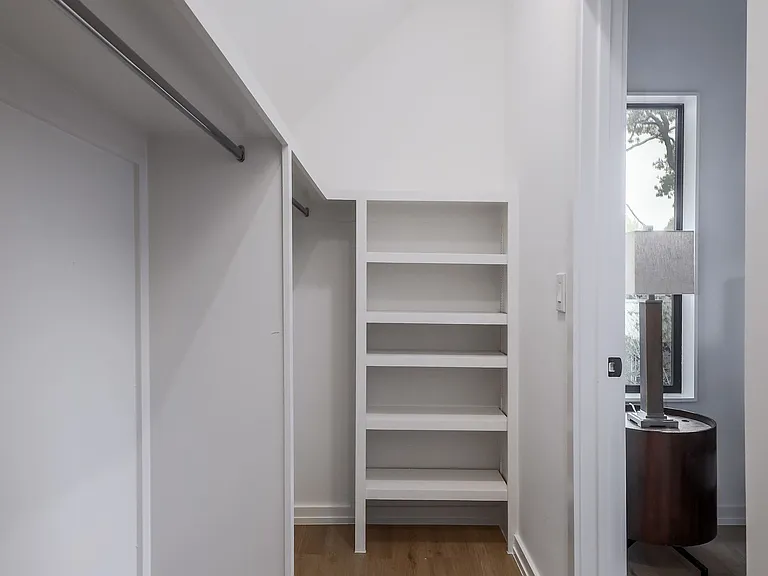 1103 Manlove St — Photo 6