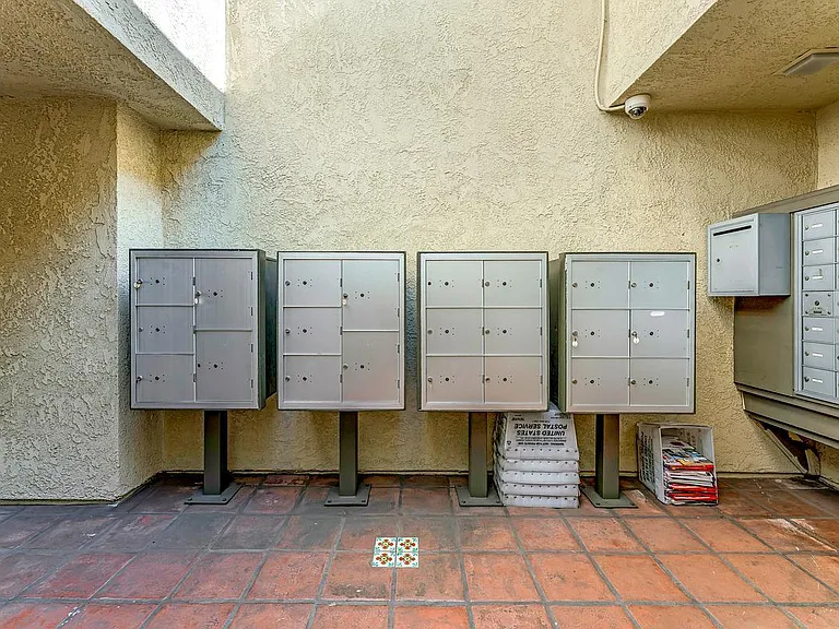 64 N Mar Vista Ave #230 — Photo 30