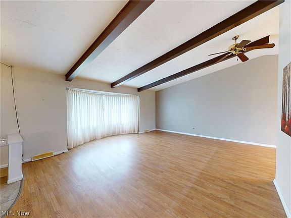3rd image of 904 Rose Blvd