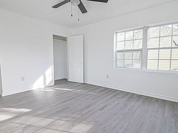 4th image of 914 W 25th St